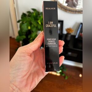 RealHer I Am Graceful Foundation - Shell Beige